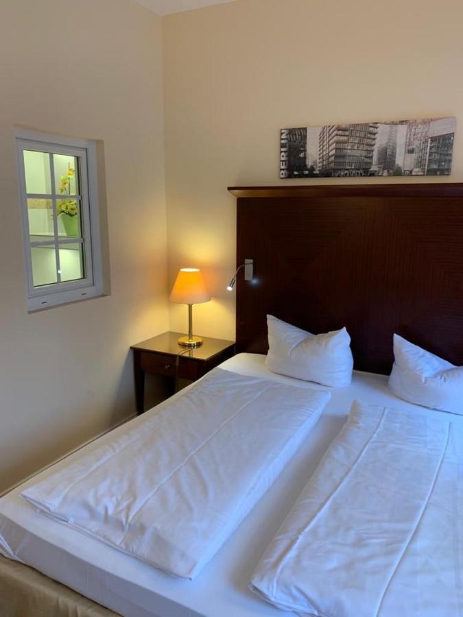 Berliner Hof Hotel Dallgow-Doeberitz Bagian luar foto