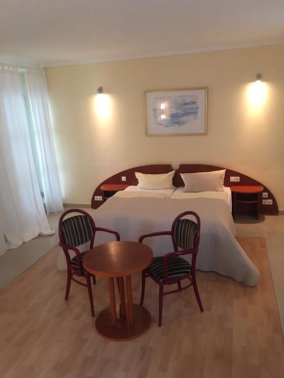 Berliner Hof Hotel Dallgow-Doeberitz Bagian luar foto